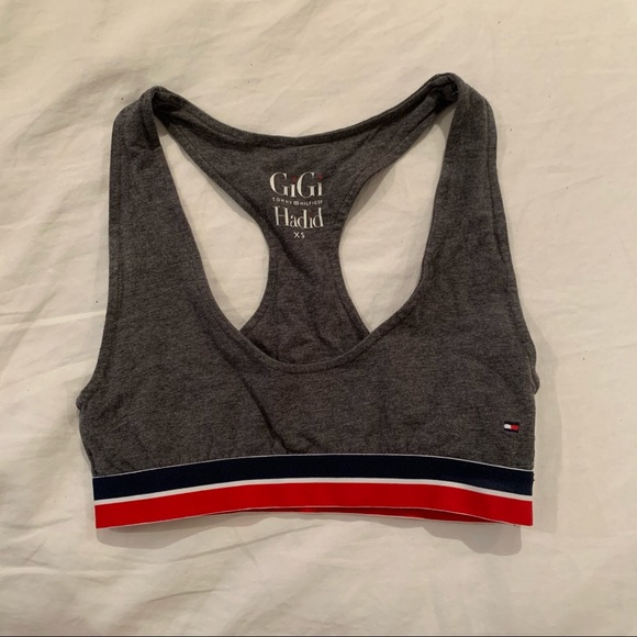 Gigi Hadid x Tommy Hilfiger - Picture 1 of 2